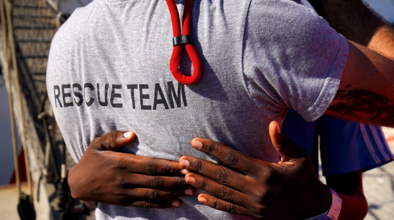 Ιταλία: 163 μετανάστες, αποκλεισμένοι σε δύο διασωστικά πλοία