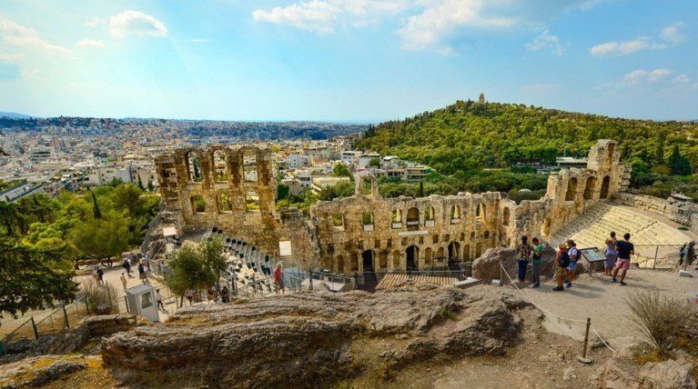 Αύγουστος στην Αθήνα: Πολιτισμός, πισίνες και παραλίες