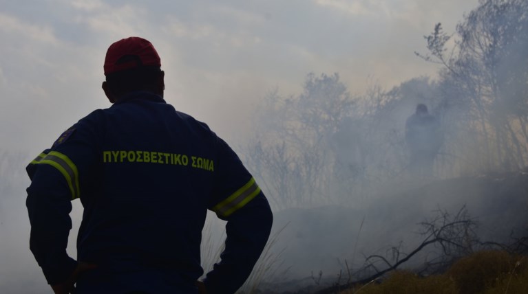 Τριάντα έξι πυρκαγιές σε όλη τη χώρα- Συνεχίζεται η μάχη σε Τιθορέα & Ηλεία