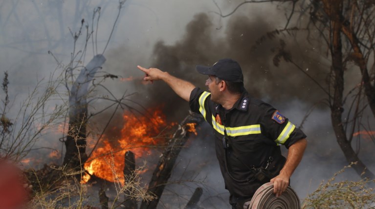 Στο αυτόφωρο ανήλικος και 37χρονος για τη φωτιά στο Ηράκλειο
