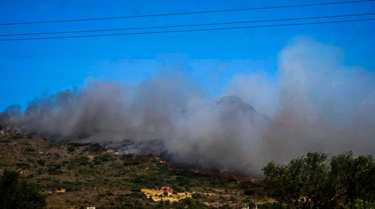 Αναζωπυρώθηκαν εστίες στην Ελαφόνησο-Εκκενώθηκε οικισμός
