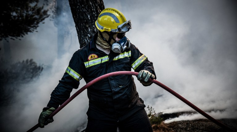 Κόρινθος: Υπό έλεγχο η φωτιά στο Βασιλικό