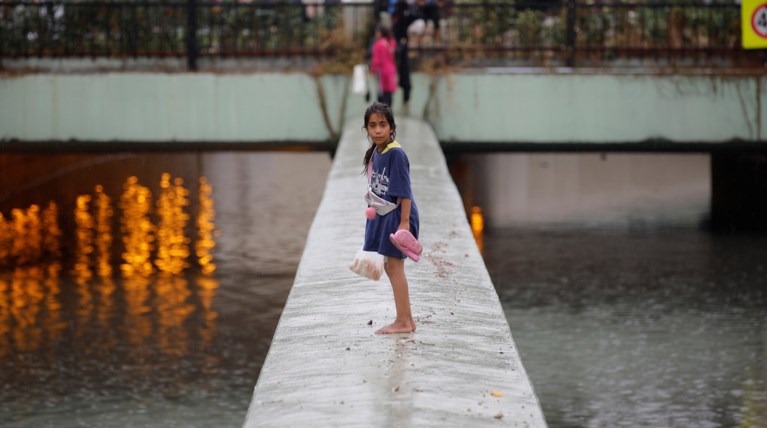 Χάος στην Κωνσταντινούπολη από πλημμύρες - Ένας νεκρός