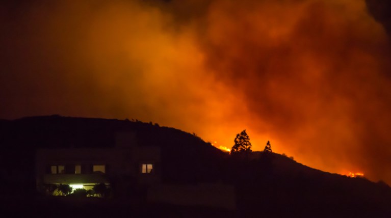 Νέα πυρκαγιά στα Γκραν Κανάρια-Εκκενώθηκε τουριστική περιοχή