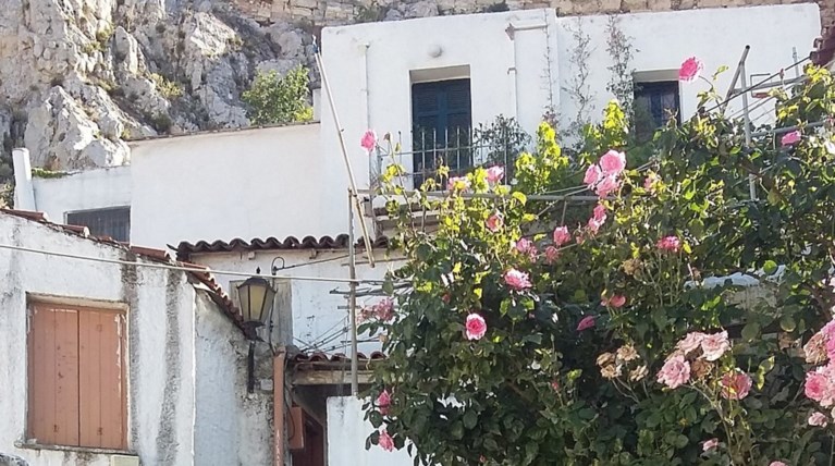 Noσταλγικός Περίπατος στην Πλάκα | Στα στέκια τα παλιά...