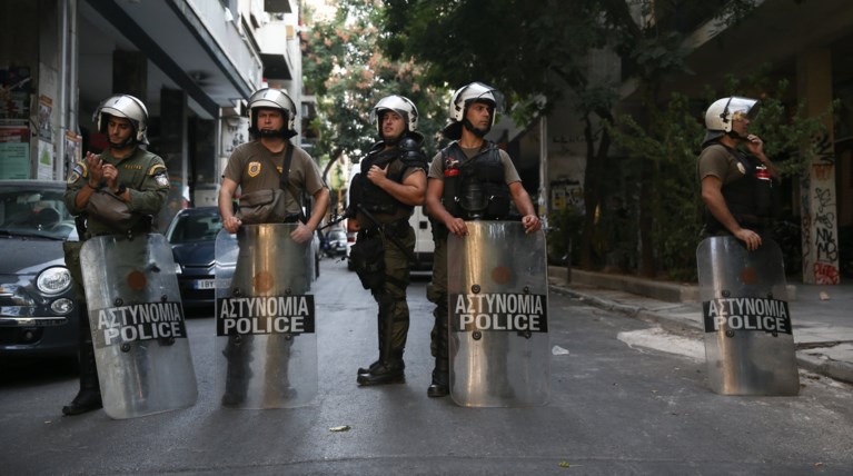 Μεγάλη επιχείρηση της ΕΛΑΣ σε 4 κτίρια στα Εξάρχεια