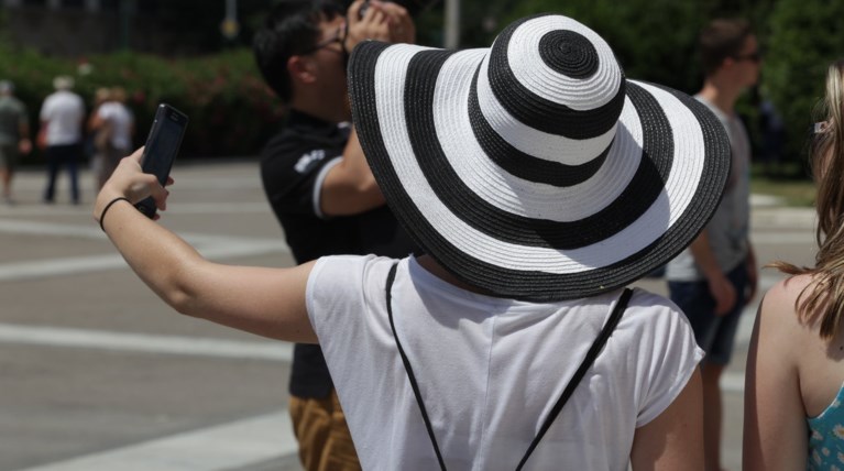 Ζέστη με τη θερμοκρασία έως τους 35 βαθμούς κελσίου