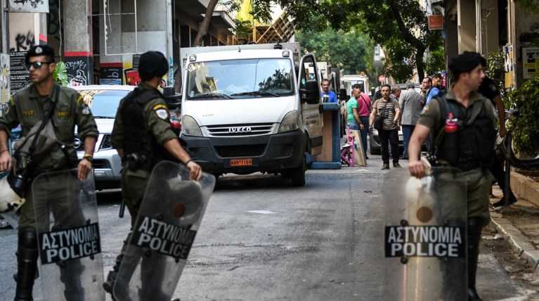 Διεθνής Αμνηστία:Υπερπλήρεις οι χώροι που θα πάνε οι πρόσφυγες από Εξάρχεια