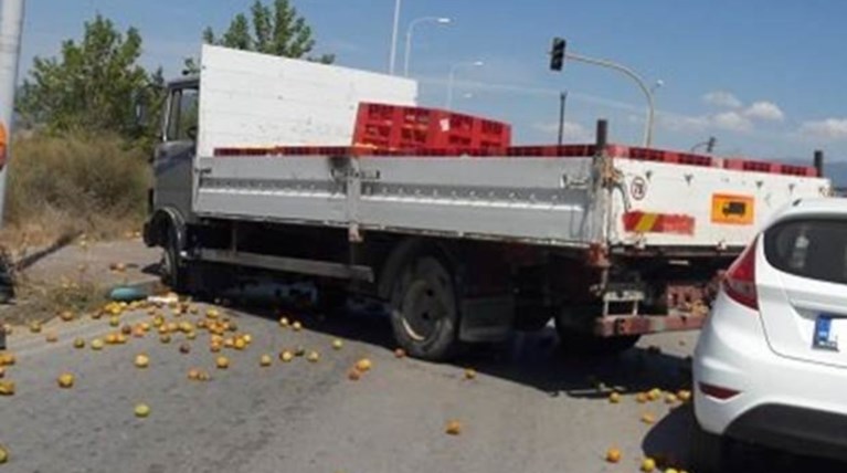 Καραμπόλα στη Λάρισα: Τέσσερις τραυματίες, οι δύο σοβαρά