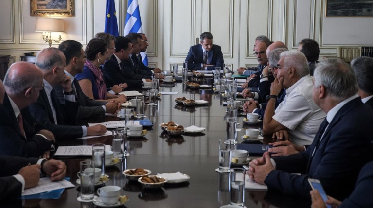 Συνάντηση του πρωθυπουργού με εκπροσώπους κοινωνικών εταίρων