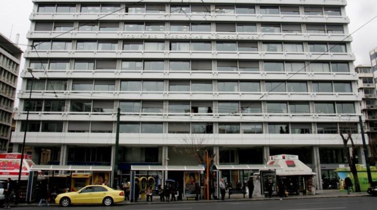 ΥΠΟΙΚ: Βελτίωση της θέσης της Ελλάδας στην καταπολέμηση του μαύρου χρήματος