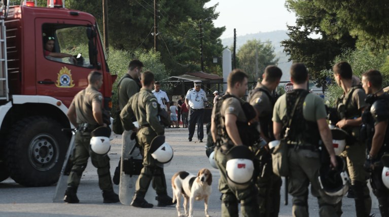 Εφυγαν οι αλλοδαποί που απέκλεισαν τη σιδηροδρομική γραμμή στη Μαλακάσα