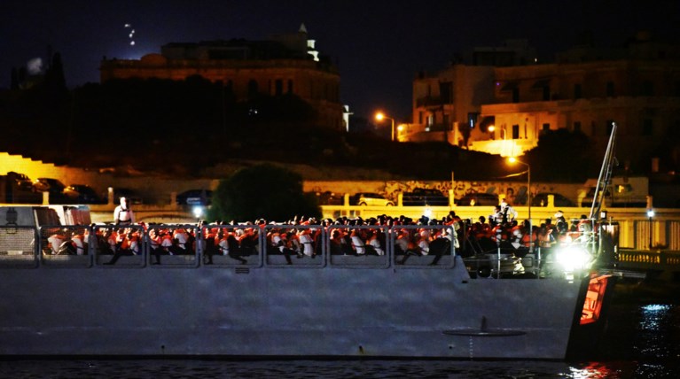 Συμφωνία Ιταλίας-ΕΕ για ανακατανομή μεταναστών του πλοίου Ocean Viking