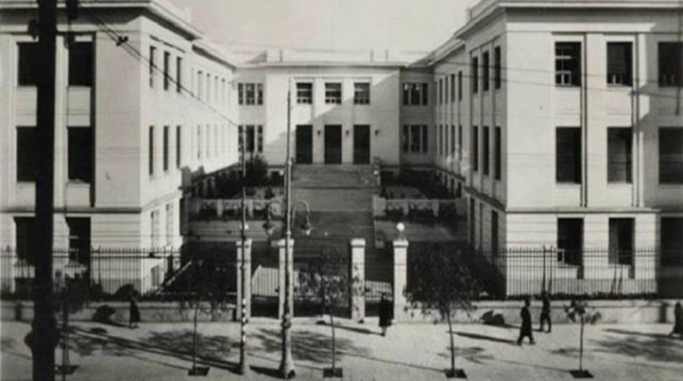 Το Οικονομικό Πανεπιστήμιο Αθηνών τα... εκατόστισε και το γιορτάζει