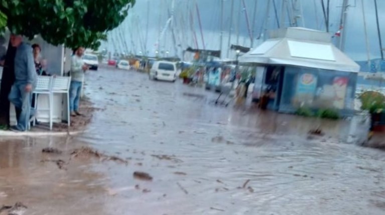 Πνίγηκε στη λάσπη η Αγία Ευφημία στην Κεφαλονιά