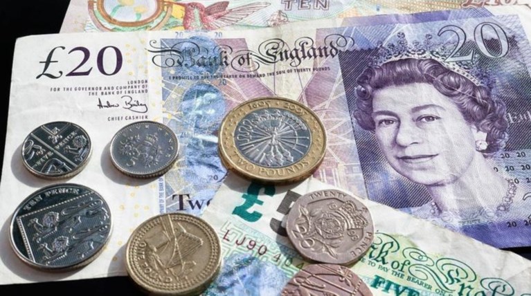 Η αβεβαιότητα του Brexit έπληξε τις θετικές αντιδράσεις στη στερλίνα