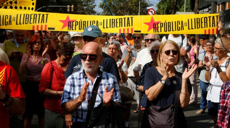 Σε "πολιτική ανυπακοή" καλούν τους Καταλανούς οι αυτονομιστές ηγέτες