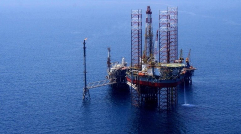 Στα δύο η ΚΟ του ΣΥΡΙΖΑ στη Βουλή για τους υδρογονάνθρακες