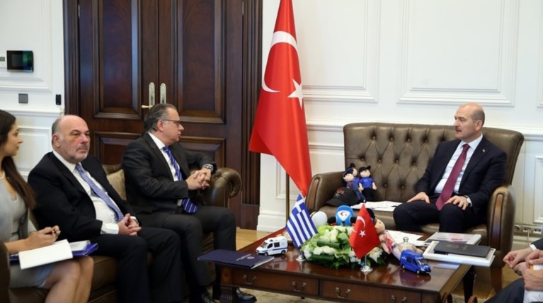 Κουμουτσάκος σε Τουρκία - προσφυγικό: Όλοι να κάνουν αυτό που τους αναλογεί
