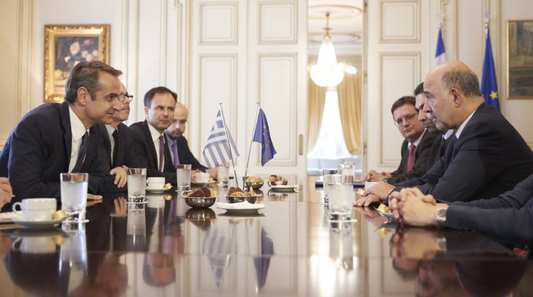 Μητσοτάκης-Μοσκοβισί: Δημοσιονομικές προοπτικές και στόχοι για πλεονάσματα