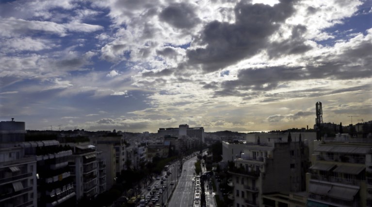 Σταδιακή βελτίωση του καιρού, θερμοκρασία έως τους 26 βαθμούς