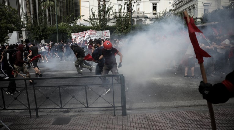 Επεισόδια σε πορεία φοιτητών στην Αθήνα (φωτό)
