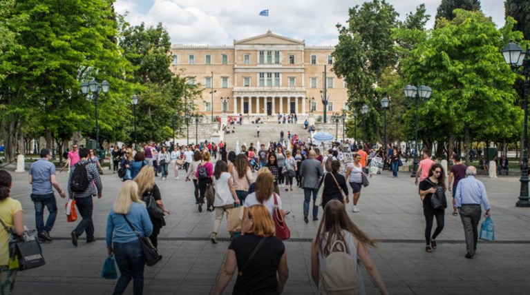 Μικρές οι αυξήσεις σε μισθούς - συντάξεις από τη μείωση των φόρων