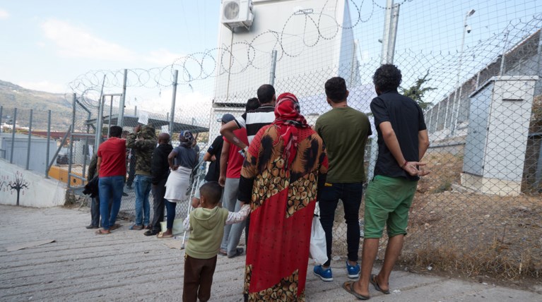 Σάμος: Άγρια επεισόδια σε καταυλισμό προσφύγων-Ξέσπασε φωτιά