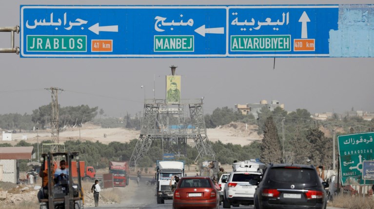 Αντίστροφη μέτρηση στη Συρία: Σε θέσεις μάχης για τη Μάνμπιτζ