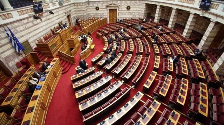 Αλλαγές στα άρθρα 62 και 86 για βουλευτική ασυλία & ποινική ευθύνη υπουργών