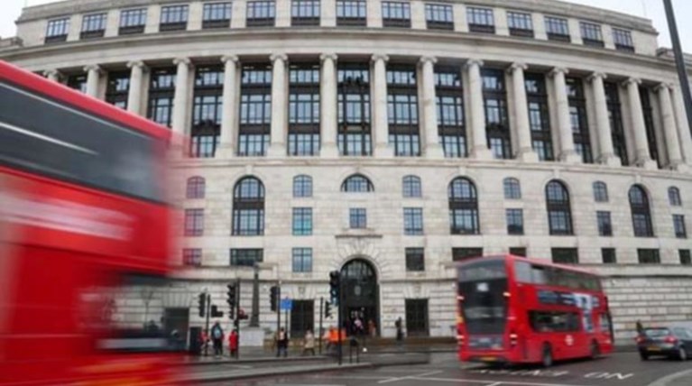 Αύξηση μετανάστευσης στη Βρετανία: Στους 75.000 οι Έλληνες