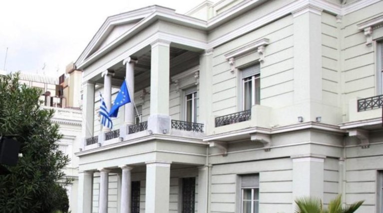 Πηγές: Θέση της Ελλάδας η μη ανάμειξη σε εσωτερικές υποθέσεις τρίτων χωρών