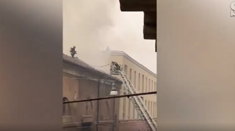 Φωτιά σε ιστορικό κτίριο του Τορίνο