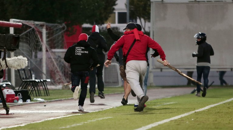 Νέα ένταση μεταξύ οπαδών Ολυμπιακού και Μπάγερν στον Hλεκτρικό