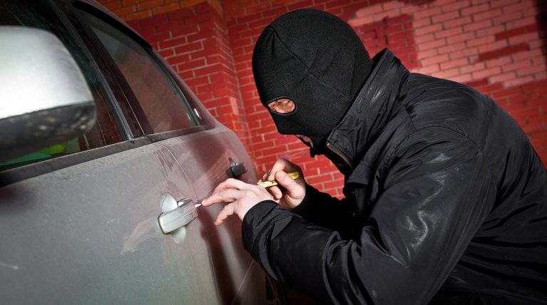 Περισσότερες από δέκα κλοπές διέπραξε στην Κηφισιά 31χρονος