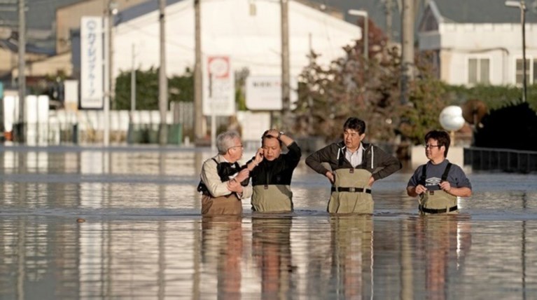 Ιαπωνία: Νεκροί και αγνοούμενοι από καταρρακτώδεις βροχές & κατολισθήσεις