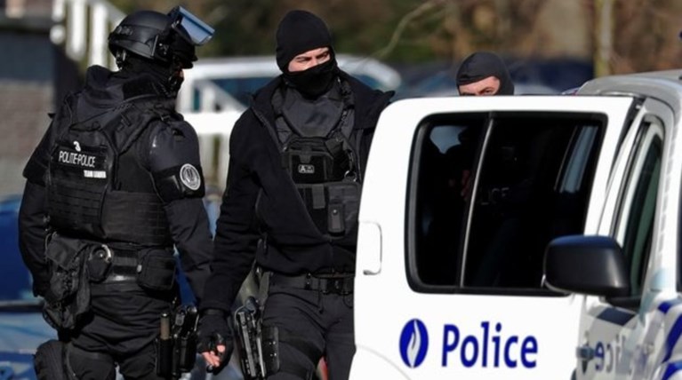 Βέλγιο: Η αστυνομία βρήκε 12 μετανάστες ζωντανούς σε φορτηγό ψυγείο