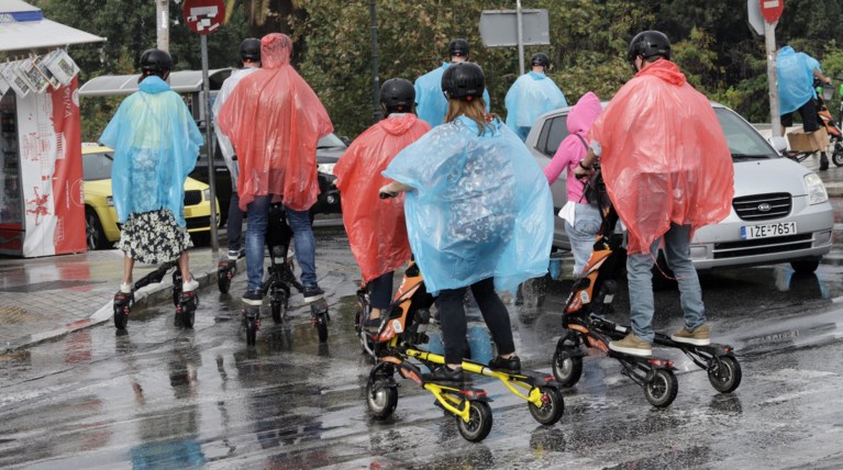 Βροχές την Παρασκευή σε όλη τη χώρα, χαλαζοπτώσεις και έως 24 βαθμοί