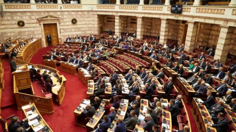 «Ναι» από ΝΔ - ΚΙΝΑΛ στο νομοσχέδιο για το άσυλο