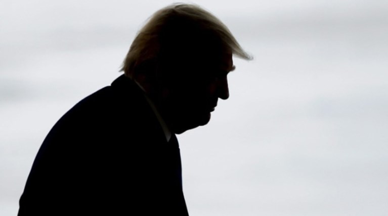 Μήνυση στον Τραμπ από γυναίκα που υποστηρίζει ότι τη βίασε το 1990