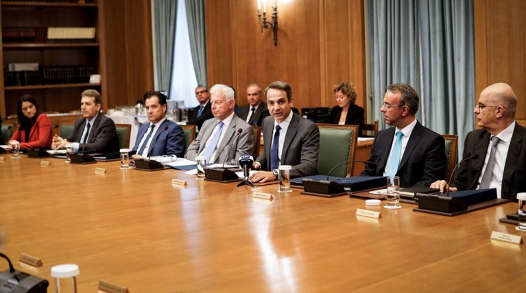 Τα πρώτα ενδοκυβερνητικά σύννεφα για το προσφυγικό