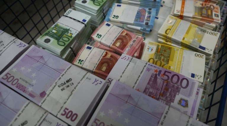 Έκθεση από το ΙΟΒΕ: Οι καταθέσεις των Ελλήνων στο εξωτερικό