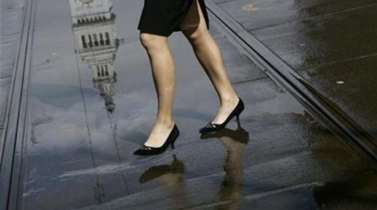 Αξιόποινη πράξη το «upskirting» στη Γερμανία