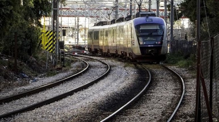 Προβλήματα στον προαστιακό από την κακοκαιρία-Ακινητοποιήθηκε αμαξοστοιχία
