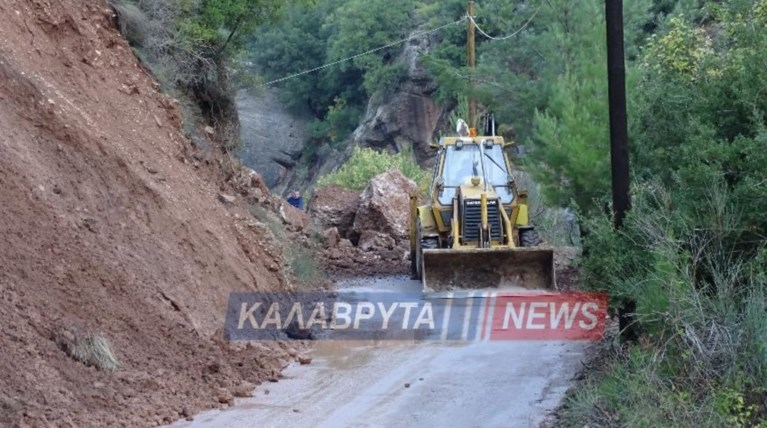 Εκτεταμένη κατολίσθηση στη Ζαχλωρού Καλαβρύτων