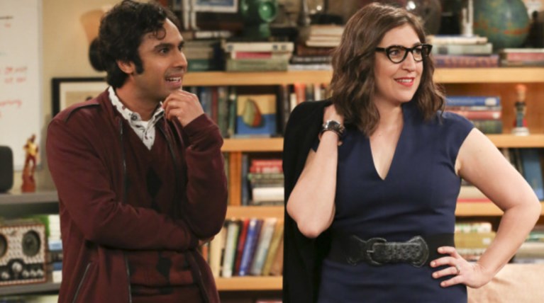 Η Έιμι του Big Bang Theory σκηνοθετεί τον Ντάστιν Χόφμαν