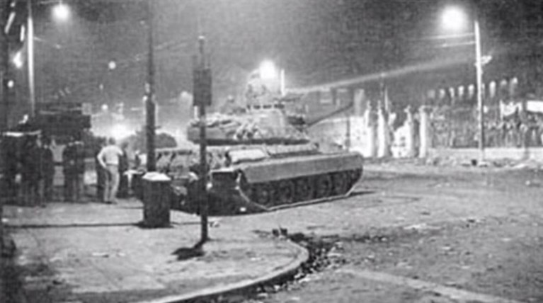 Το Πολυτεχνείο ΖΕΙ (μέσα απ΄ τη λογοτεχνία)