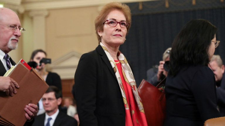 «Eκφοβισμό μάρτυρα» από τον Τραμπ καταγγέλλουν οι Δημοκρατικοί