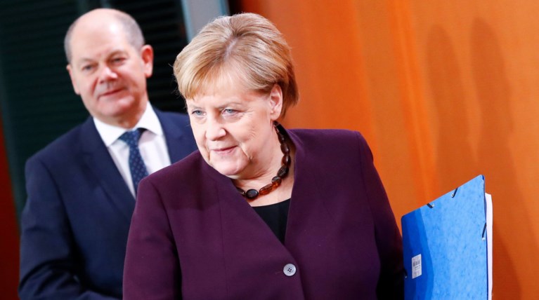 Μέρκελ: Δεν ανησυχεί για τους ισλαμιστές που στέλνει πίσω η Τουρκία