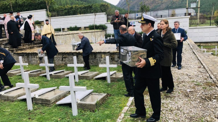 Αλβανία: Ταφή οστών 153 Ελλήνων πεσόντων κατά το έπος του '40
